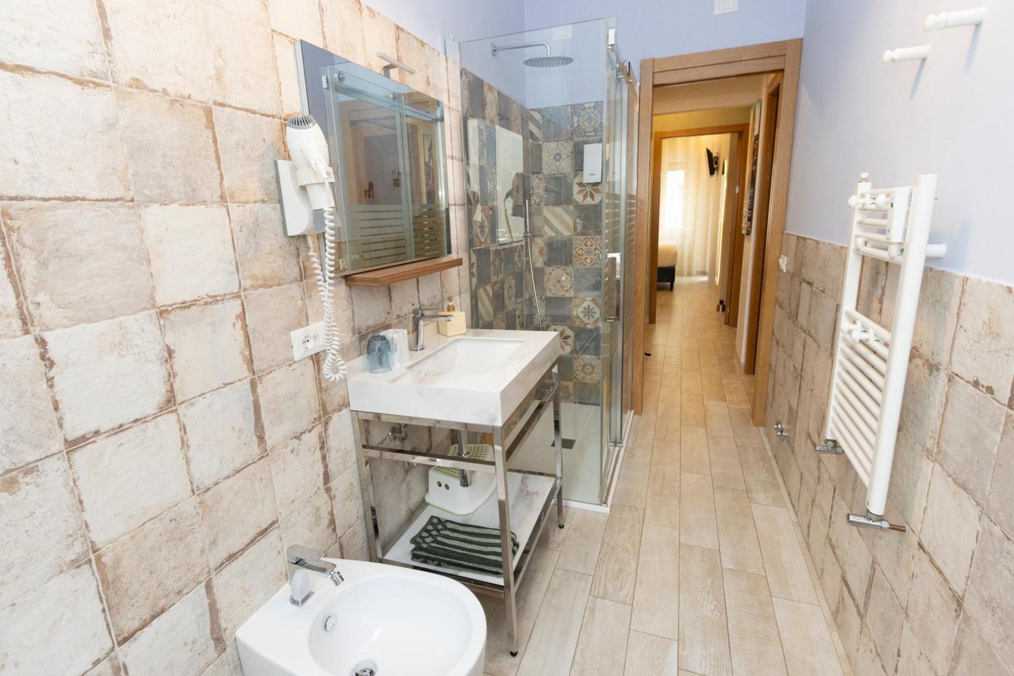 Romano Suite B9 外观 照片